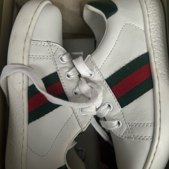 Gucci Kids Sneakers in White and Green